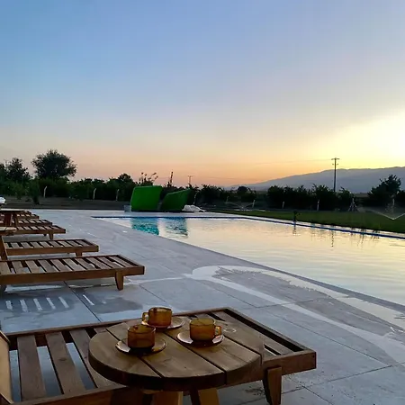 Casa Mora Zeytinli Oda ve Kahvaltı Edremit (Balikesir)